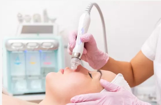 Women having HydraFacial treatment